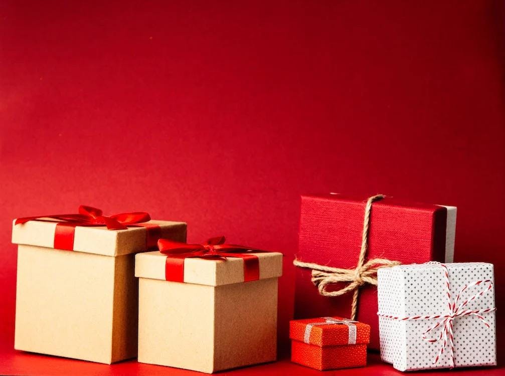 Cover Image for 50 Best Universal Gifts to Ship to your Loved Ones